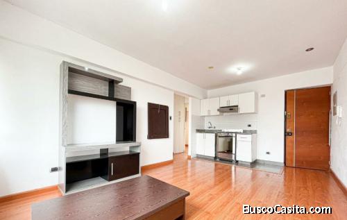 Se vende departamento con vista externa en Santa Catalina, zona centrical 