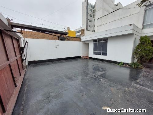 ALQUILO OFICINA EN SAN BORJA 1ER PISO DE CASA