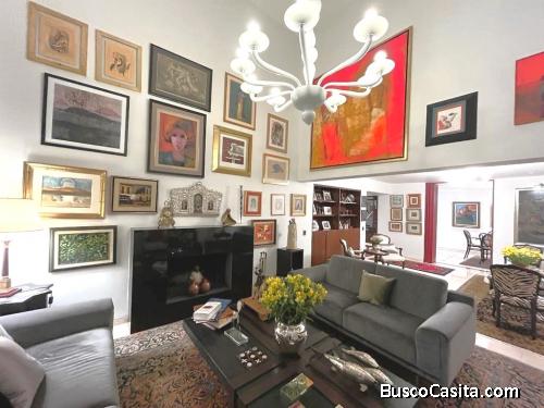 Oportunidad!!! Fino y bien ubicado Dúplex en venta.  2° piso con  ascensor directo al  departamento.