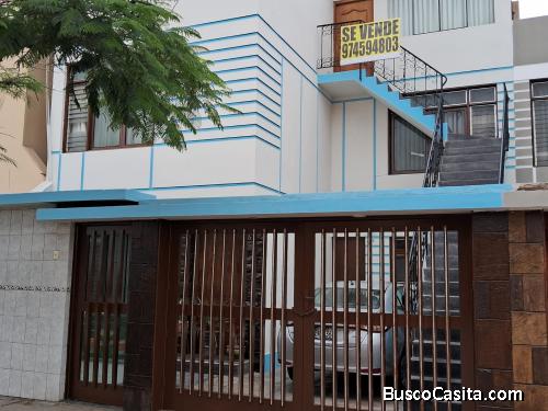 VENDO CASA DE TRES PISOS EN BELLAVISTA URB. SAN JOAQUIN