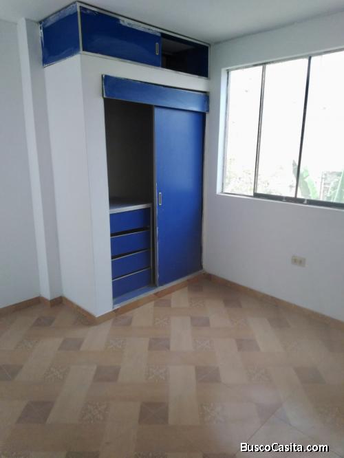 Venta departamento en Sta Anita, 81 m2, tercer piso en casa