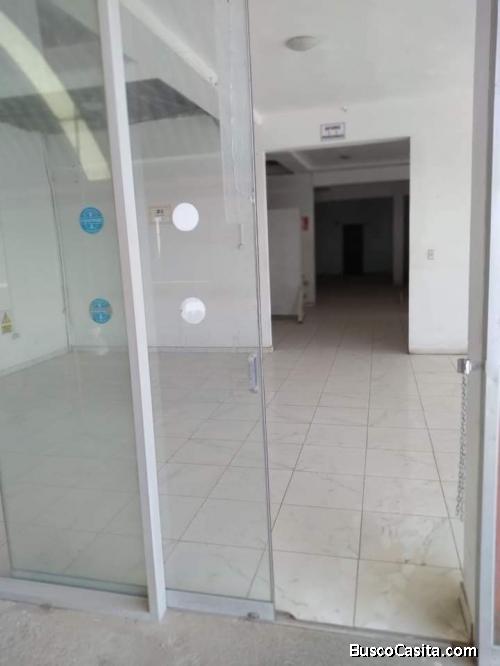 ALQUILÓ I VENDO AMPLIO LOCAL 200 M2 3 PISI. X.C. BOULEVARD CHICLAYO PERÚ 