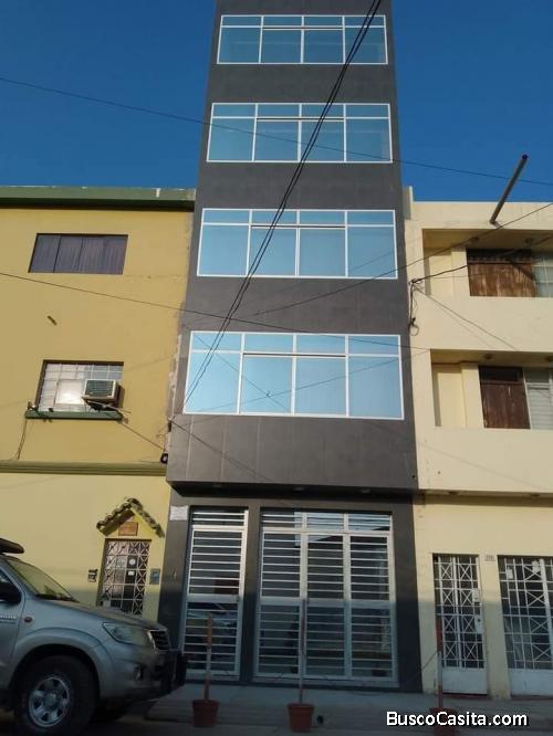 ALQUILO O VENDO EDIFICIO ESTRENO DE 7 NIVELES CON ASCENSOR CENTRO CHICLAYO PERU