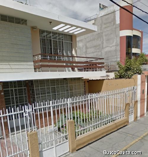 Casa a una cuadra de hospital goyeneche, avenida independencia, avenida goyeneche 