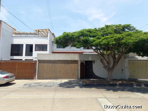 Venta amplia casa San Borja al precio mas bajo del mercado NO CORREDORES