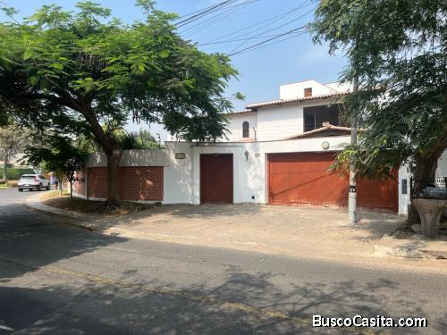 Casa en la planicie de 677m2 de terreno