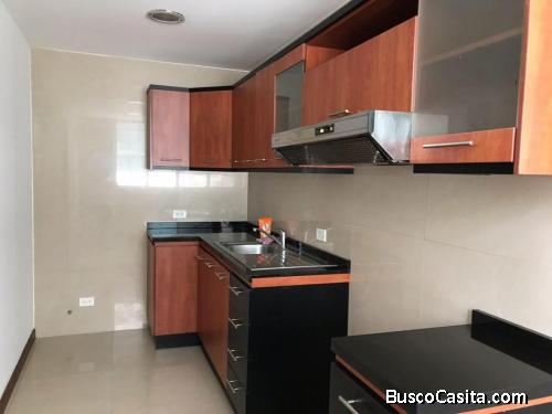 SE ALQUILA departamento en  san Luis  la rosa toro 