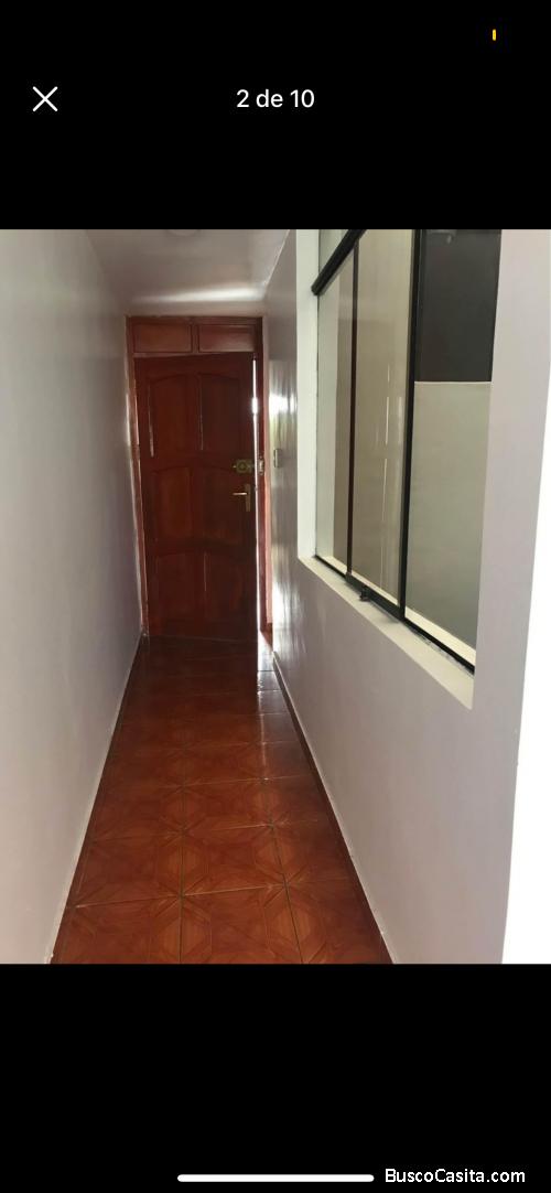 Alquilo amplio departamento a una cuadra de rústica 