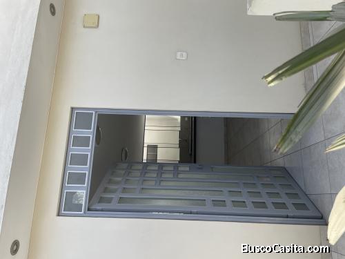 En alquiler departamento de 100m2 en 4to piso