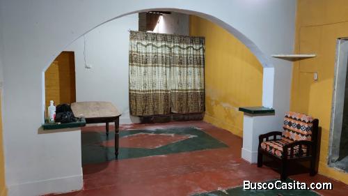 VENDO AMPLIA CASA EN CENTRO DE TAMBOGRANDE