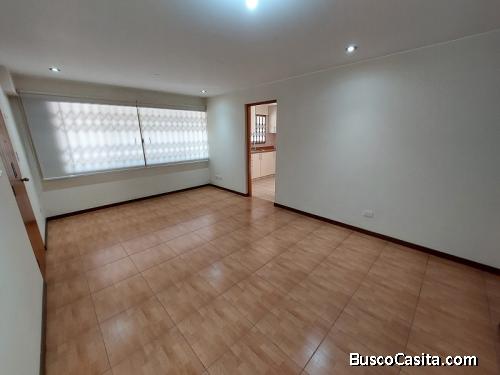 Dpto en Calle Brahms 1xx