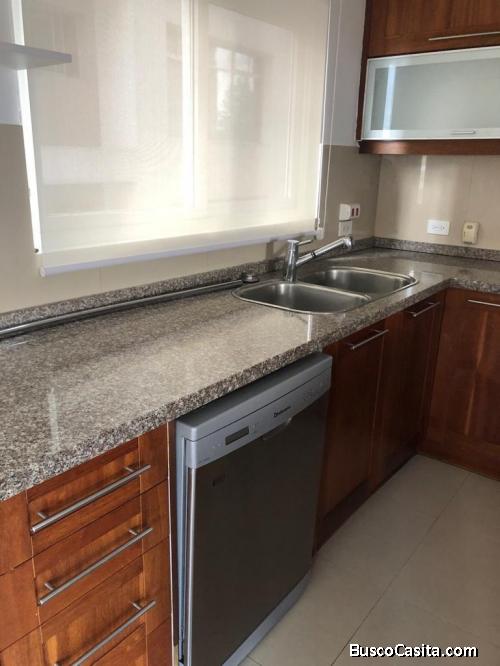 Se alquile departamento en  San Borja, av las artes