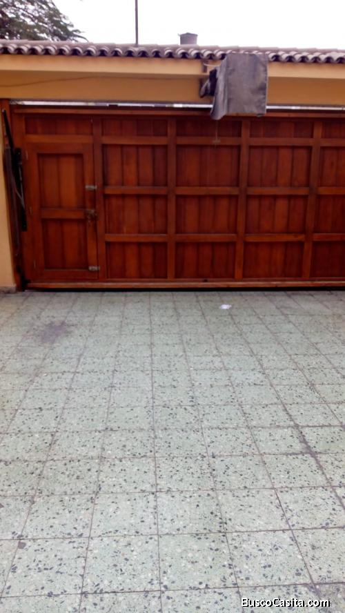 VENTA DE CASA POR LA MOLINA 