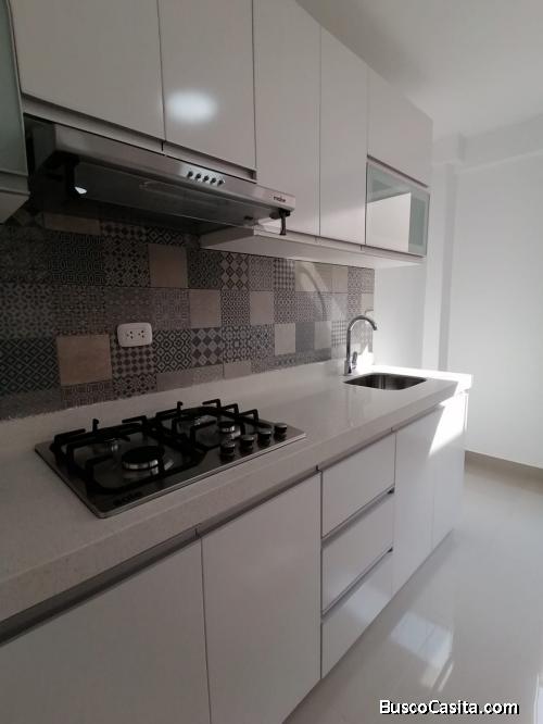 ALQUILER DE FLAT INTEGRADO SIN DIVISIONES CON KITCHEN
