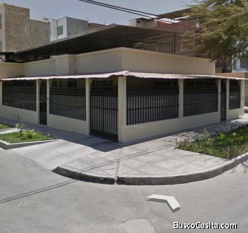 Urbanización Santa María del Pinar vendo casa esquinera