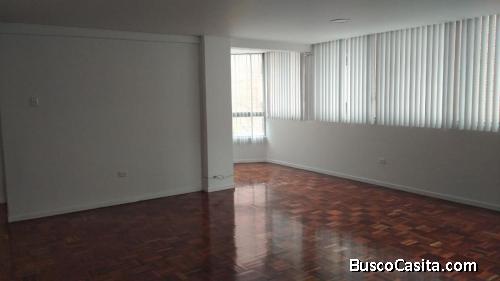 AMPLIO DEPARTAMENTO EN   LINCE  TRINIDAD MORAN 