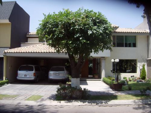 VENDO CASA EN PUERTA DE HIERRO