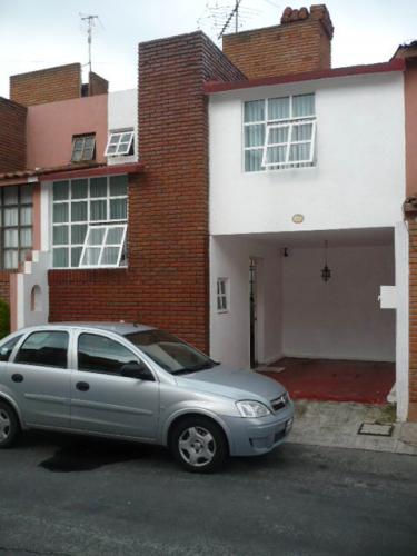 CASA EN TOLUCA DE 3 RECAMARAS Y 2 BAÑOS