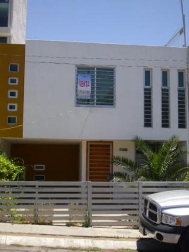 Bonita Casa en Venta Mirador de San Isidro , $$ Ofrece