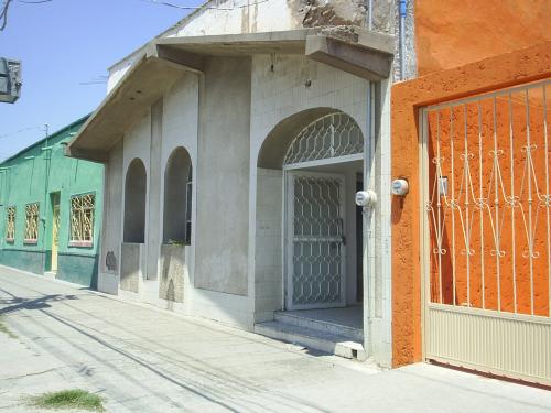 Casa antigua con Local para Negocio