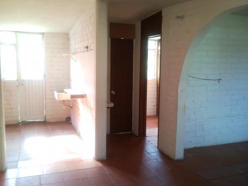 DEPARTAMENTO CHICO EN MORELIA, BARATO, DUPLEX, PLANTA ALTA, ESQUINA, APROVECHE OFERTA, URGE!!!!!!!