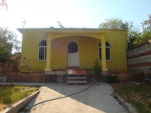 SUPER URGE!!! LAME YA!!! VENDO *BONITA CASA* 200 M2 $600,000 MN. COL. CENTRO TEQUESQUITENGO MORELOS 