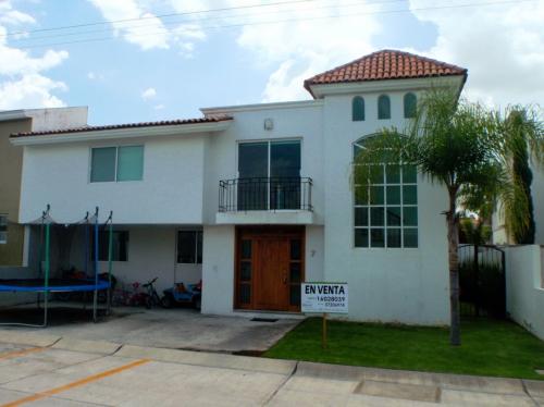 CASA EN RENTA / JARDIN REAL / ZAPOPAN (Zona Metropolitana de Guadalajara, Jalisco)