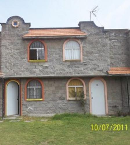 TULTITLAN LAS TORRES JUNTO RELOJ VENDO CASA 2 PISOS 2 REC.