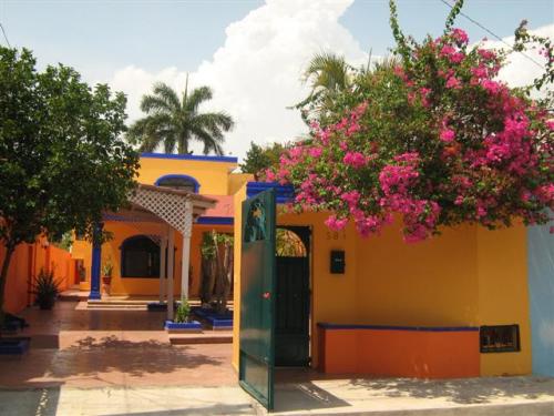 Casa amueblada en renta en Merida Convenio gratis por semana o meses Zona Centro 3 habitaciones climas 