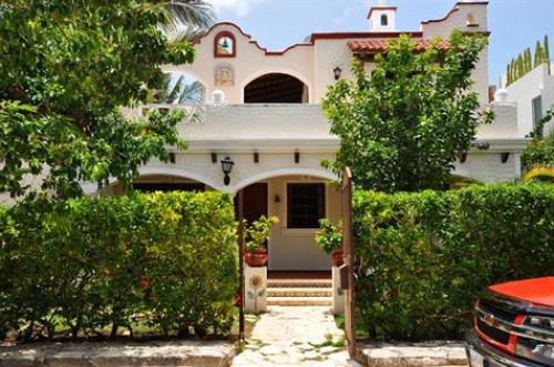 Bella Casa en Venta Frente al Mar