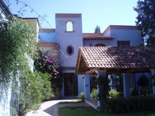 HERMOSA CASA AZUL