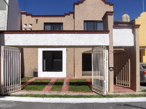 CASA BIEN UBICADA