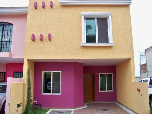 Amplia Casa a una cuadra de Periferico Norte estrenela !!