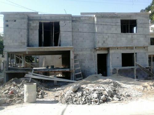 CASA MINIMALISTA EN PREVENTA MADERO