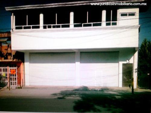 SE RENTAN BONITOS LOCALES COMERCIALES CENTRICOS