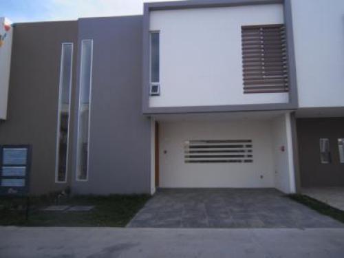 FRACC. SOLARES, COTO 11 CASA 85