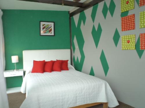 Estudio amueblado estilo ejecutivo al sur