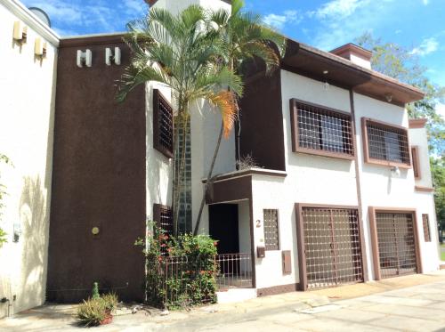 CASA EN RENTA SIN MUEBLES  “FRACCIONAMIENTO CAMPESTRE”