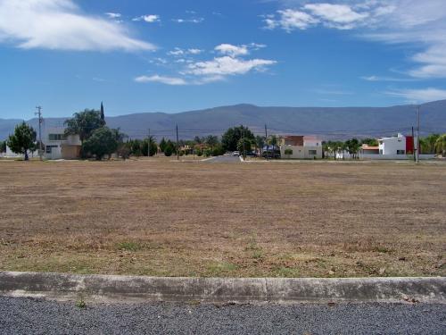 Terrenos a precio de remate coto privado Laguna Cajititlan