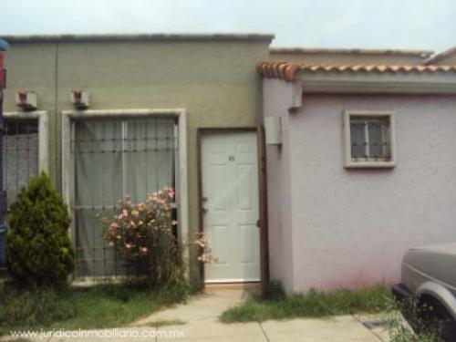 Casa en venta en el Fraccionamiento Pueblo Nuevo, Chalco México. 