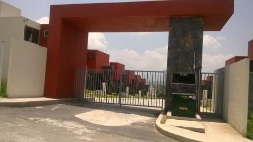 Casas solas Lago Residencial 3 cuartos 2 pisos