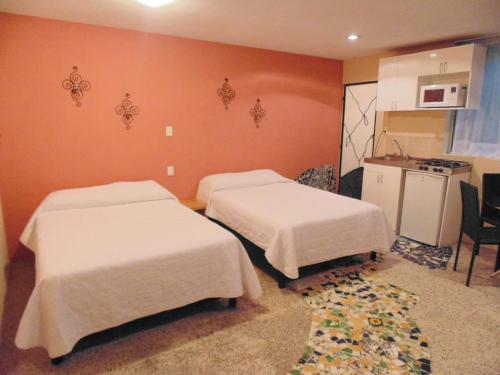 No llegues tarde a tu evento, estamos muy cerca Del Centro Cultural Helénico