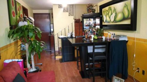 Bonita casa en venta en Pilares y Tollocan