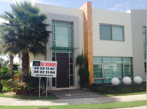 Ramon Corona 2748 intD1 Residencial Los Olivos