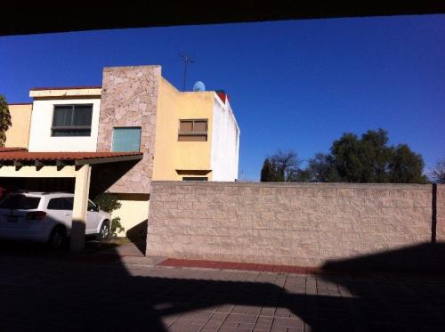 VENDO CASA 2 PLANTAS 280 M2 TERRENO AL NORTE