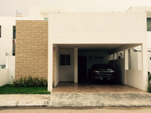OPORTUNIDAD! CASA EN VENTA EN PRIVADA LAS HACIENDAS III 