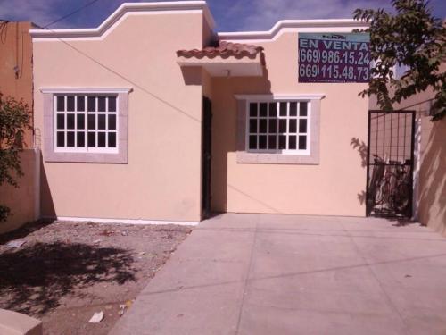 Hermosa casa en Prados del Sol