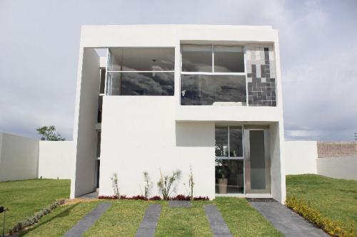 VENDO CASA NUEVA AL NORTE CON RECAMARA EN PLANTA BAJA