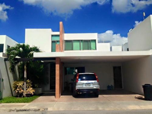 En VENTA excelente casa privada en Altabrisa