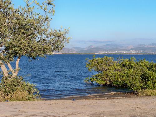 Con playa magnifico terreno de oportunidad en La Paz